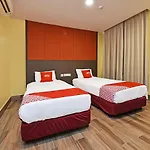 Capital O 90574 Hotel Glo