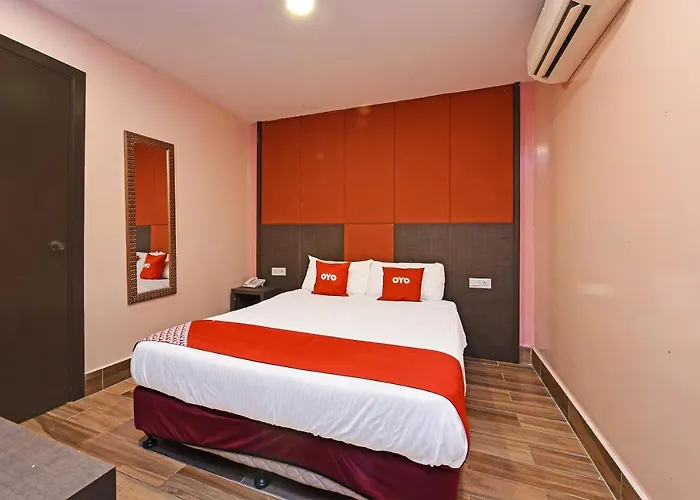 Capital O 90574 Hotel Glo