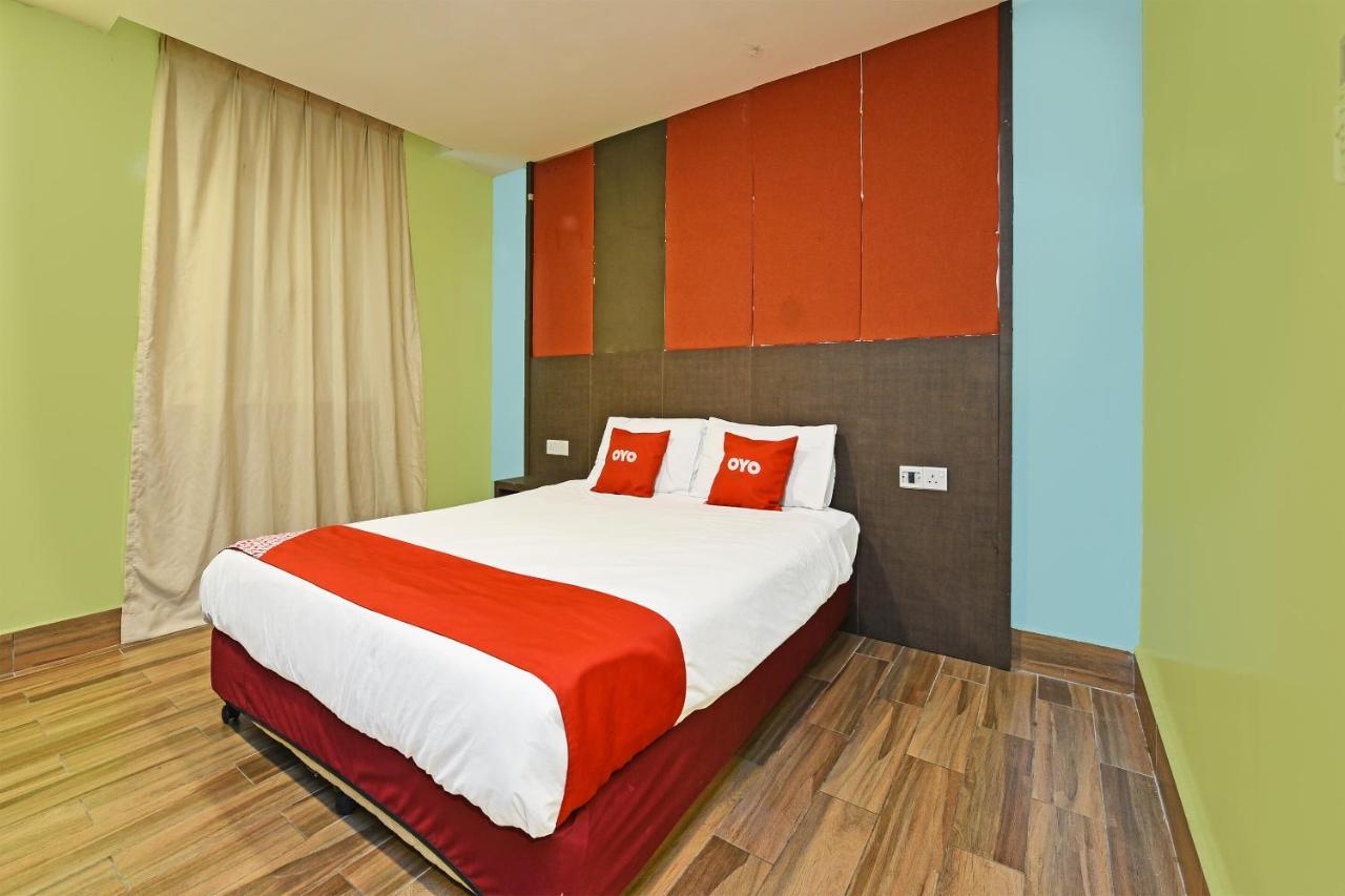 Hotel Capital O 90574 Glo