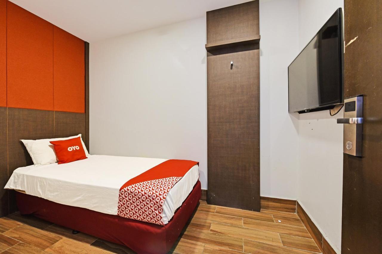 Capital O 90574 Glo 3* Kuala Lumpur