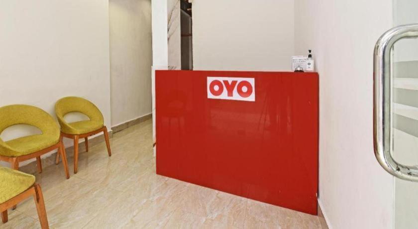 Capital O 90574 Glo 3*